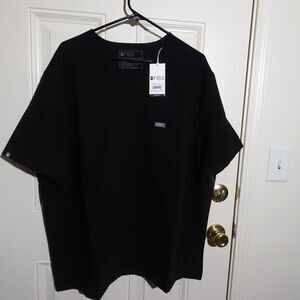 FIGS Three-Pocket Scrub Top – XXL – New with Tags